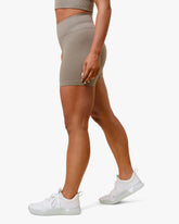 WOE WOMEN'S HIGH-RISE AURA SHORT 5" OVERLAND